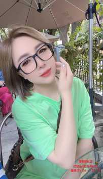 杨箕地铁站眼镜姐姐